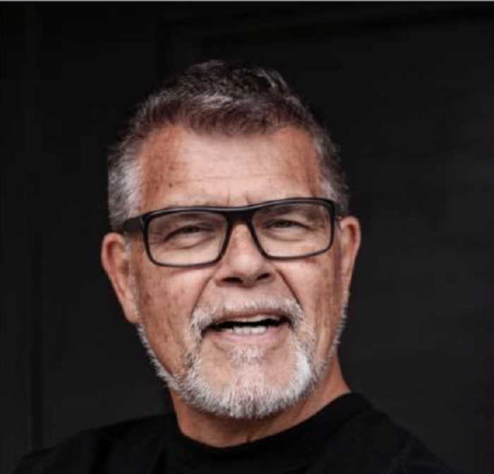 Emile Ratelband, is a 69-year-old who feels he should be in his 40s.