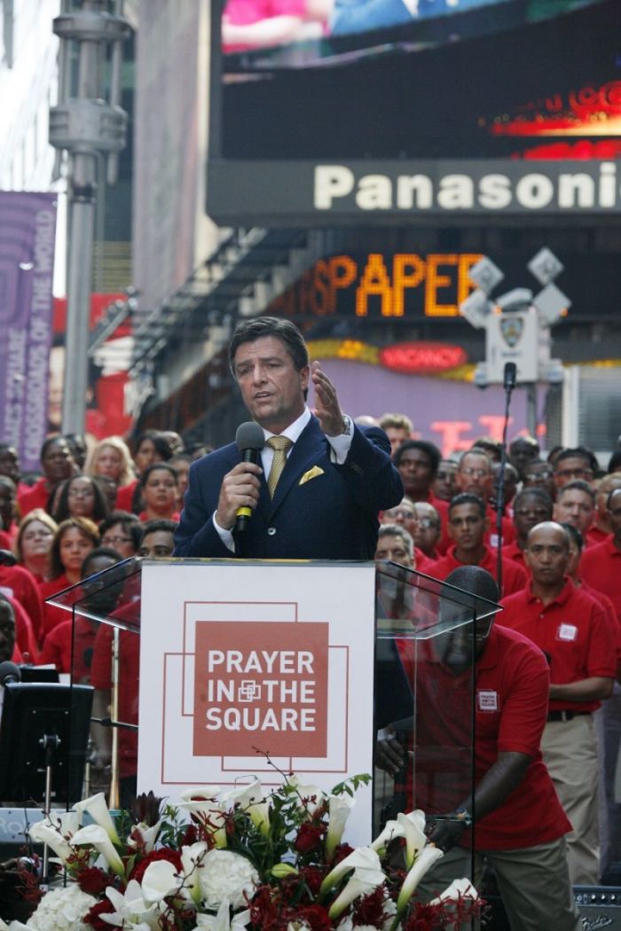 Times Square Church pastor Carter Conlon preaching in New York in 2009 outreach.