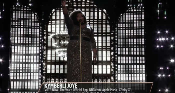 Team Kelly's Kymberli Joye performs 'Break Every Chain' during The Voice Live Top 11 Performances, Nov 26, 2018. 