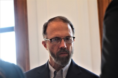 Medical missionary Dr. Rick Sacra listens intently before he was honored with the Rabbi Erica and Mark Gerson L’Chaim (“To Life”) Prize for Outstanding Christian Medical Mission Service along with a half-million dollar grant on Thursday Jan. 31, 2019, in New York City.