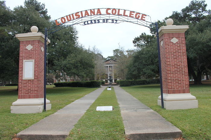 The front entrance of Louisiana College in Pineville, Georgia