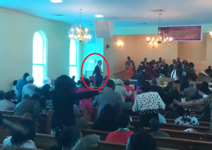 Democrat Mayor of New York City Bill DeBlasio dances to embattled R&B singer R. Kelly's hit song 'I believe I Can Fly' during a visit at the Victory Tabernacle Deliverance Temple in in Orangeburg, S.C.