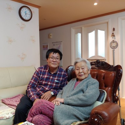 Kim Yong-Hwa poses for a photograph with Dr. Joo, Sun-Ae, head of advisory at the North Korean Refugees Human Rights Association and the first female theologian of South Korea. 