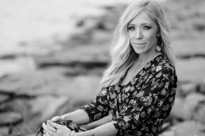 Nashville-based singer/songwriter Ellie Holcomb opened up about her personal journey of suffering and loss as well asher passion for teaching Scripture to society's littlest members in an exclusive interview with The Christian Post. 