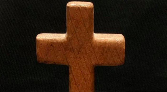 The cross made from the wreckage of the Titanic will now go up for auction on October 19 at Henry Aldridge and Son in Devizes, Wiltshire, a world-renowned auction house which specializes in Titanic artifacts. 