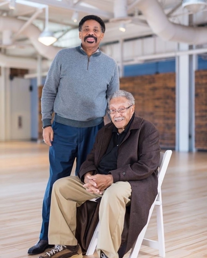 Pastor Tony Evans pictured with his father, Arthur S. Evans Sr., who passed away on November 26, 2019 at 90 years of age. 