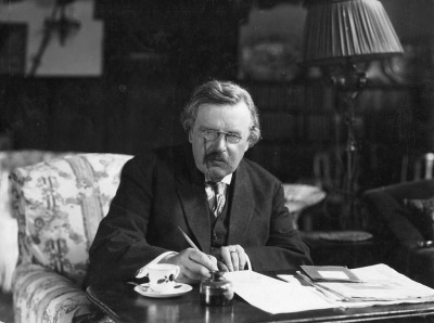 British author Gilbert Keith Chesterton (1874 - 1936).