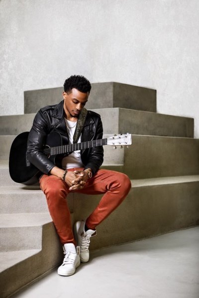 Jonathan McReynolds will release his new single “People” in April 2020.