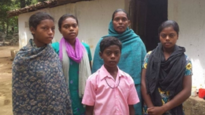 The wife and children of Pastor Chamu Hasda Purty of an Independent Pentecostal Church at Sandhi village of Khunti district of Jharkhand, who was shot dead by an unknown person.