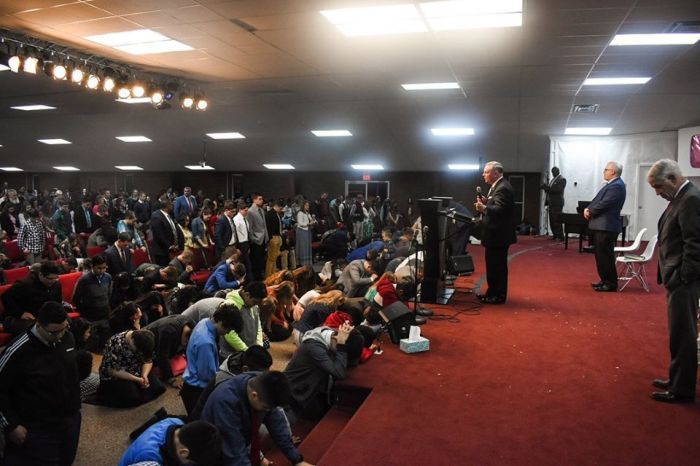 Worshipers at Clay Mills Baptist Church in Nicholasville, Kentucky, in March 2020.