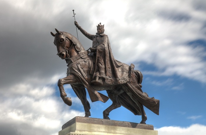 The Apotheosis of St. Louis is a statue of King Louis IX of France located in front of the St. Louis Art Museum in Forest Park, Mo.