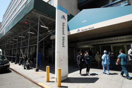 A view of the entrance to Mount Sinai Hospital during the coronavirus pandemic on May 14, 2020 in New York City.