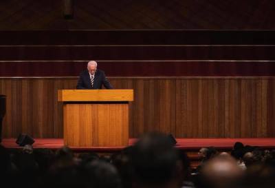 Pastor John MacArthur preaches at Grace Community Church in California, 2019.