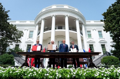 President Donald J. Trump, Minister of Foreign Affairs of Bahrain Dr. Abdullatif bin Rashid Al-Zayani, Israeli Prime Minister Benjamin Netanyahu and Minister of Foreign Affairs for the United Arab Emirates Abdullah bin Zayed Al Nahyanisigns sign the Abraham Accords Tuesday, Sept. 15, 2020 on the South Lawn of the White House in Washington, D.C.