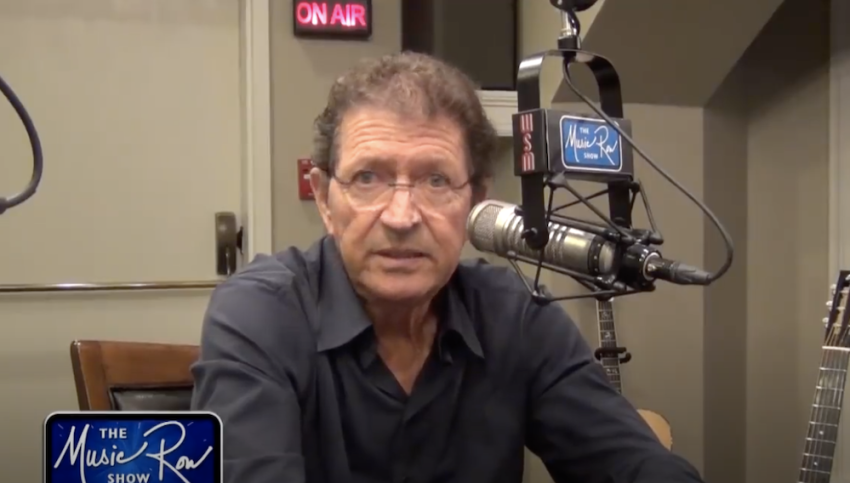 Recording artist Mac Davis