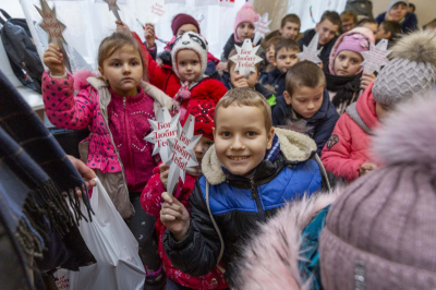 The Slavic Gospel Association hopes to distribute Christmas gifts, children’s Bibles, and personalized ornaments to 50,000 children across Russia, Ukraine, Belarus, and the former Soviet countries of Central Asia.