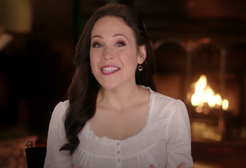 "When Calls the Heart" star Erin Krakow, who plays Elizabeth