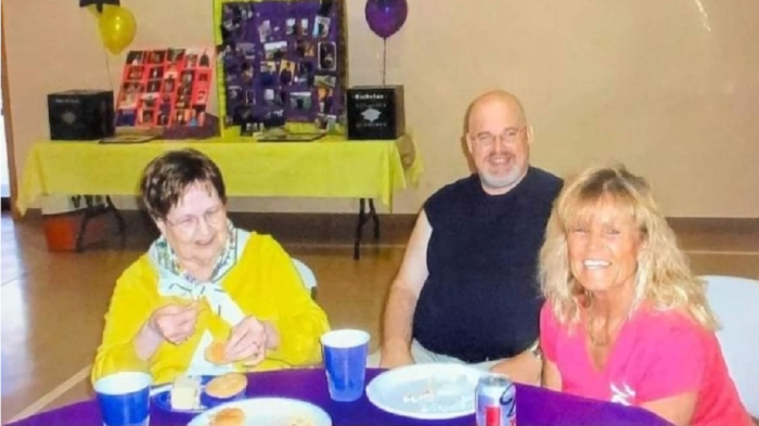 Pastor Jim Applegate, 54 (C), his 83-year-old mother Patricia Applegate (L) and his sister, MaryJane Applegate, 59 (R), all died from the coronavirus over the course on one week.