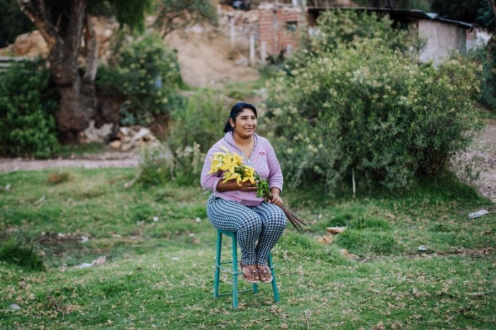 Yhovana's husband lost his job when Covid-19 hit Bolivia. She works on a farm and was desperate when there was no food to feed her four children. 
