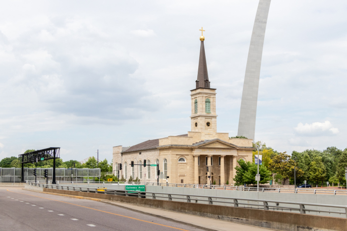 Insert caption: The Basilica of St. Louis, King of France in St. Louis. 