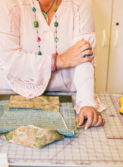 Peace of Thread gives refugee women the opportunity to make handbags as they transition to the United States. 