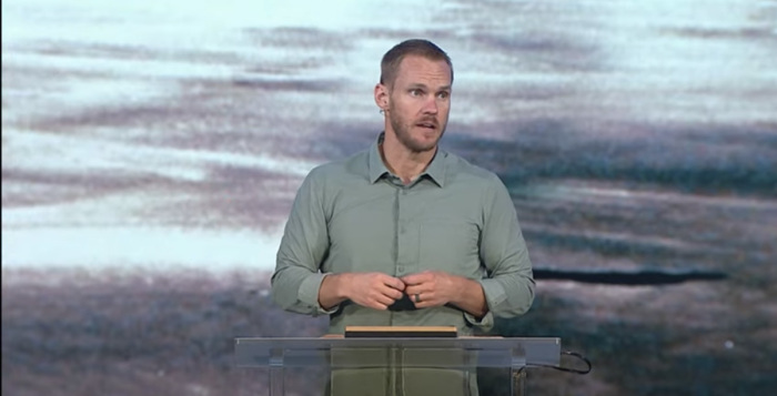 Pastor David Platt of McLean Bible Church in Virginia preaches on the sermon series 'Following Jesus, Faith That Changes Lives in a World of Urgent Need,' on Oct. 17, 2021. 