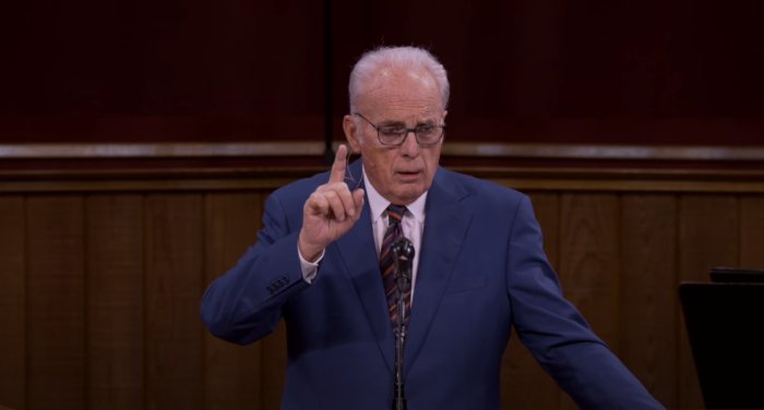 John MacArthur, the pastor of California’s Grace Community Church, delivers a sermon to his congregation, January 2021.