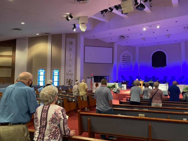 Tennessee church seeks justice for member robbed during prayer | U.S. News