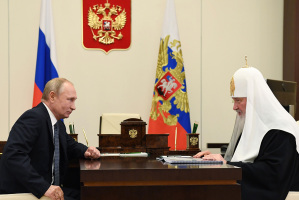 Former archbishop of Canterbury accuses Putin of 'heresy' over Ukrainian war remarks