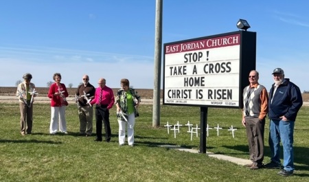 East Jordan United Methodist Church of Sterling, Illinois, put crosses on their property for people to take home and use to spread awareness of the plight of the Ukrainian people.