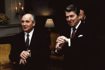 Mikhail Gorbachev, Ronald Reagan