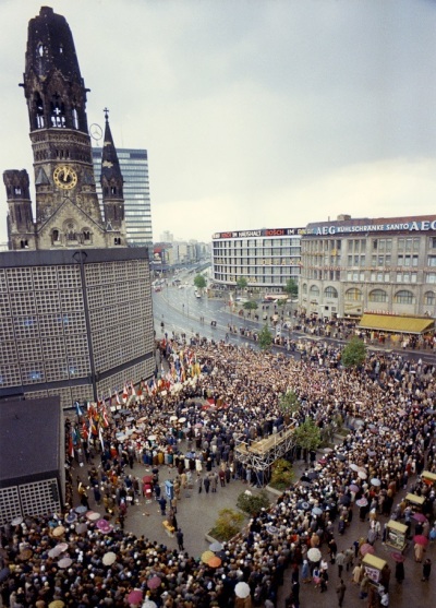 Hundreds of Christian leaders from many nations gather for the first World Congress on Evangelism event, held in 1966 in Berlin, Germany. 