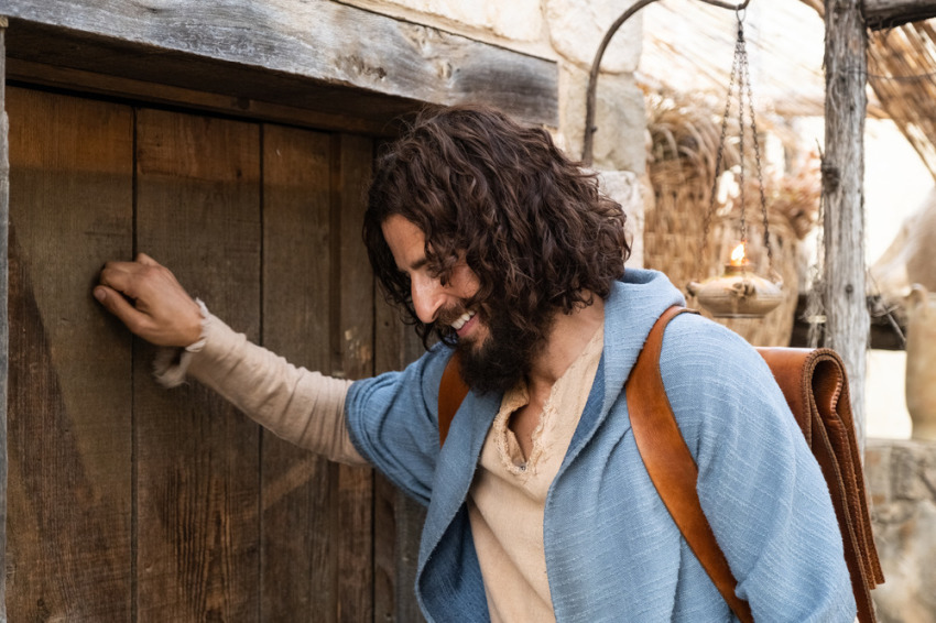 Jonathan Roumie stars as Jesus in "The Chosen"