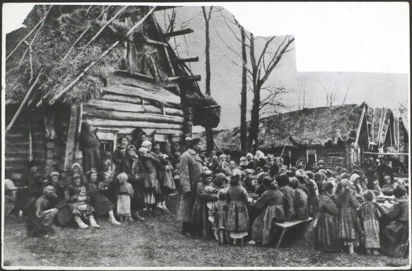 Peasants from the Volga during a famine, Russia, 1892. The Earth of these thickly populated Russian areas cannot yield enough in bad times to nourish the population; revolts and fire-raising are regularly the result. The State and Welfare organisations must do all they can to relieve the suffering. 