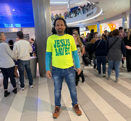 Man wearing a Jesus Saves t-shirt at Mall of America is ordered to