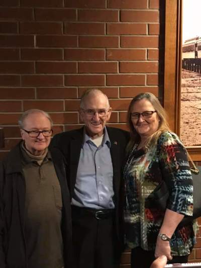 Roy Jernigan (C) with his children, Linda Jernigan Williams (R) and Larry Jernigan (L).