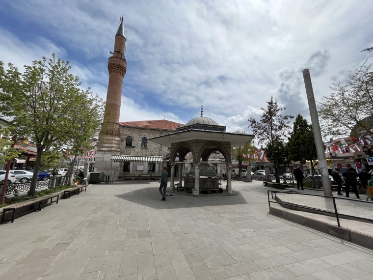 The historic Devlethan mosque in the town of Yalvac, Isparta Province,Turkey. It was built by the Hamid dynasty which founded the town in the 14th century.