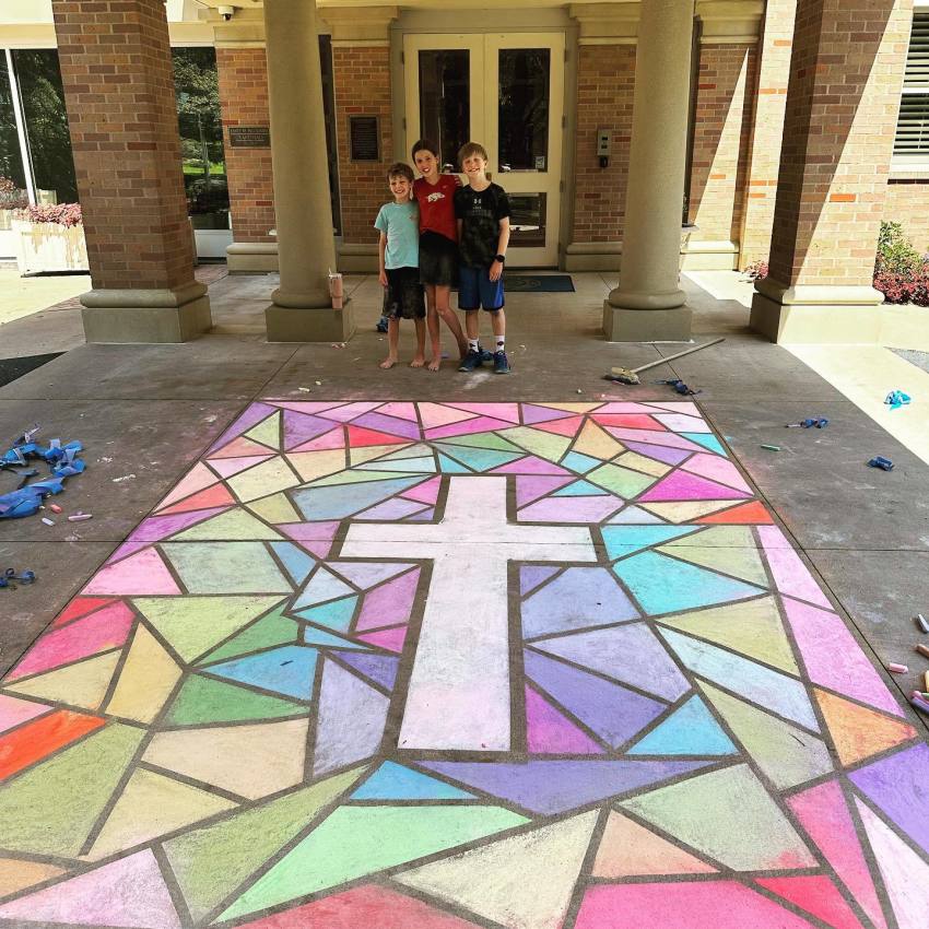 In a response to Americans United shared on Twitter on June 30, 2023, Gov. Sarah Huckabee Sanders said, "I have received your letter and my answer is no. I will not erase the beautiful cross my kids drew in chalk on the driveway of the Governor’s Mansion or remove my post on social media, and I will not now or ever hide that I am a Christian."