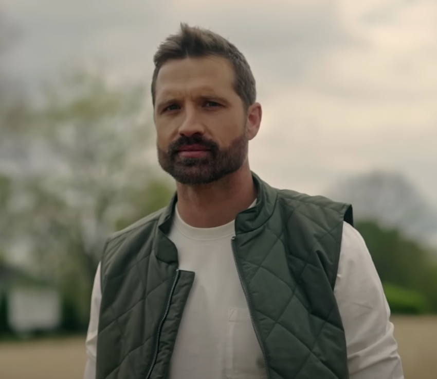 Country singer Walker Hayes from his "Fancy" video. 