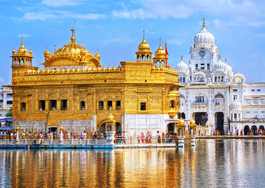 Golden Temple, the main sanctuary of Sikhs, in Amritsar, Punjab, India.