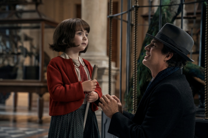 Nell Sutton as younger Marie-Laure and Mark Ruffalo as Daniel LeBlanc.