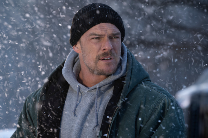 Alan Ritchson stars in "Ordinary Angels."