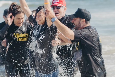 After setting record for baptisms in California, pastor wants to baptize America, then the world