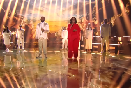 CeCe Winans and Roman Collins sing "Goodness of God" on the "American Idol" season 22 finale. 