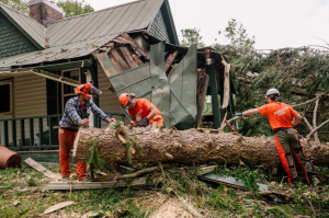 Franklin Graham responds to hurricane chaos, reporter offers firsthand look at dire impact