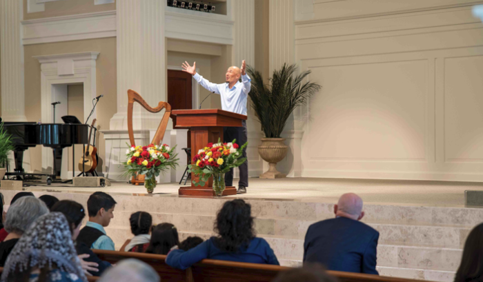 Author Francis Chan offers a prayer during a memorial service for Gospel for Asia founder KP Yohannan.