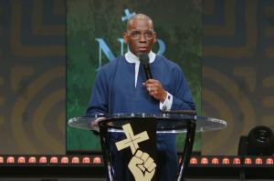 Jamal Bryant’s megachurch gets unemployed churchgoers 300 job offers after altar call