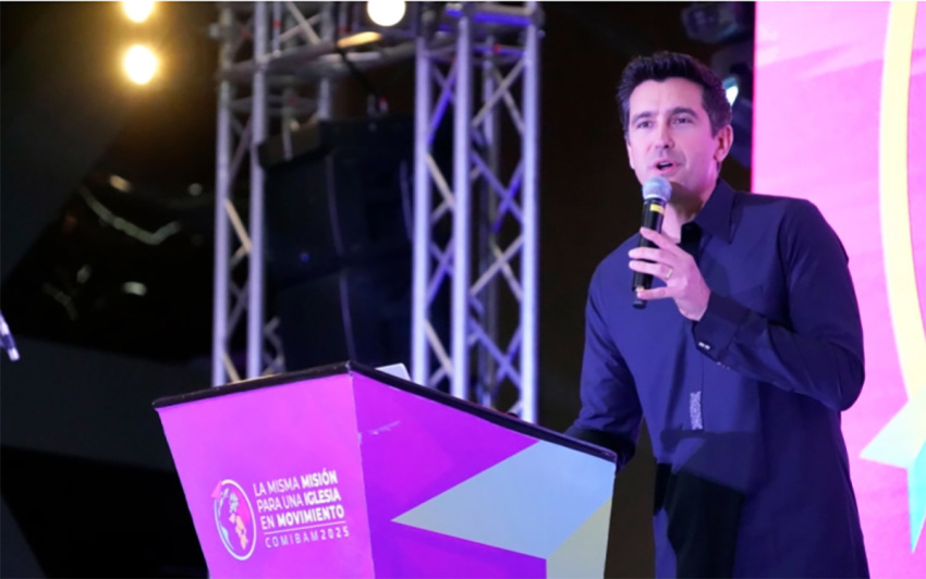 Helder Favarin, Brazilian missionary and CEO of Community Bible Study, emphasized integrity in personal and professional life at the Ibero-American Missionary Congress COMIBAM 2025 on April 25, 2025, in Panama City, Panama. 