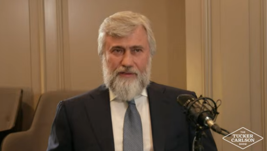 Vadym Novynskyi, a Russian-born billionaire businessman, in a screenshot from a May 23 interview on The Tucker Carlson Show. 