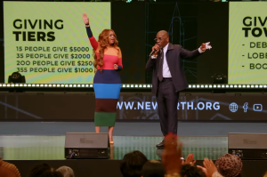 Jamal Bryant slammed for buying wife flesh-colored gala dress: 'Lowering of standards'